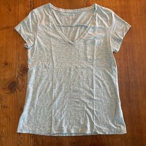 Banana Republic Grey V-Neck Pocket Short Sleeve T-Shirt, Medium 100% Cotton